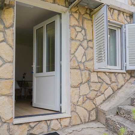 Studio Apartman Monika Hotel Baska Voda Exterior photo