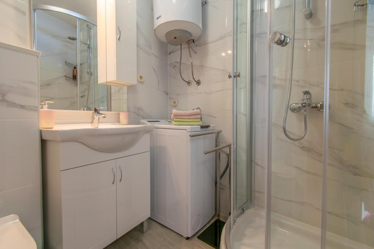Studio Apartman Monika Hotel Baska Voda Exterior photo