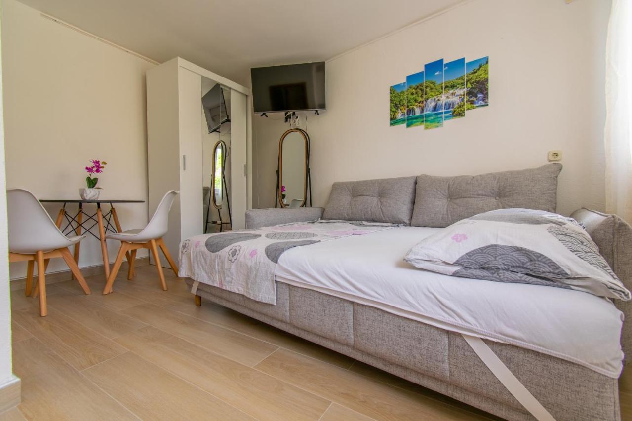Studio Apartman Monika Hotel Baska Voda Exterior photo